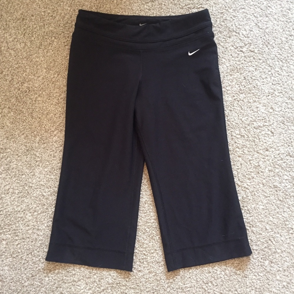 Nike cropped pants
